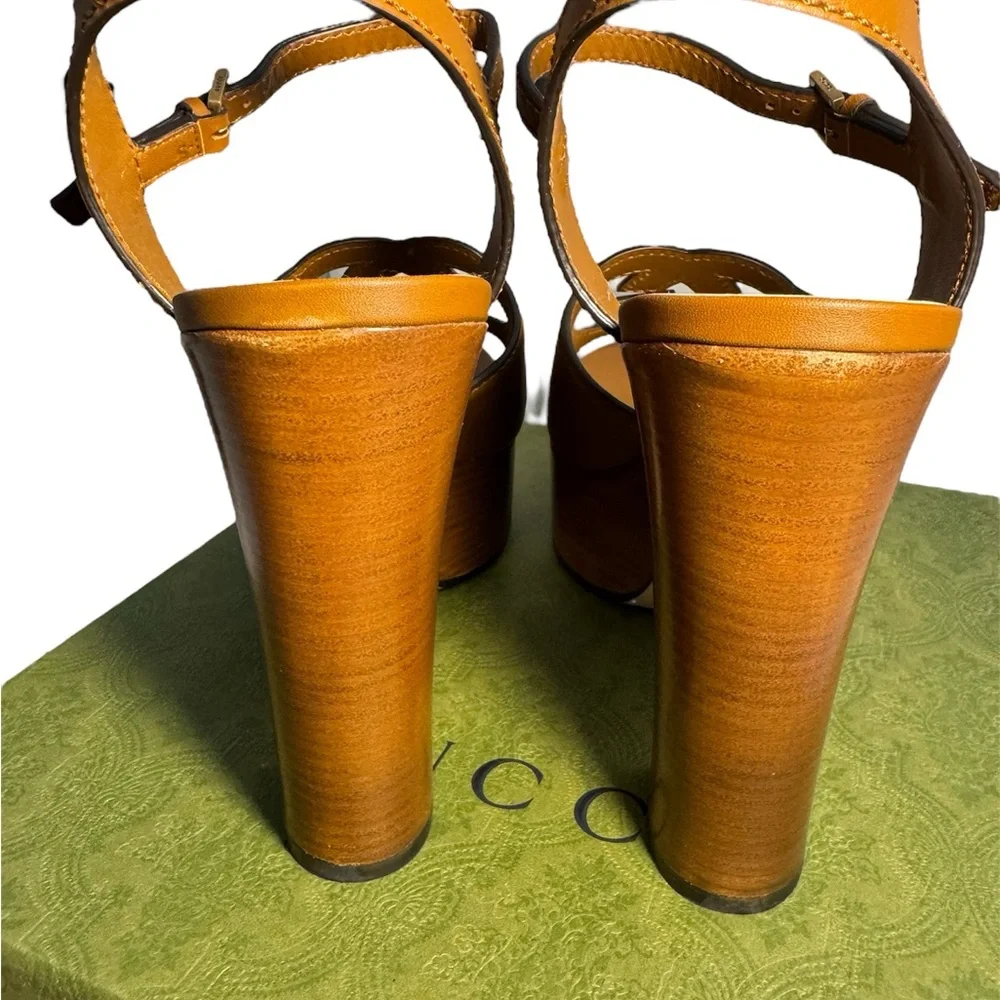 Gucci Interlocking G cutout leather platform sandals. wooden heel in brown. NIB
